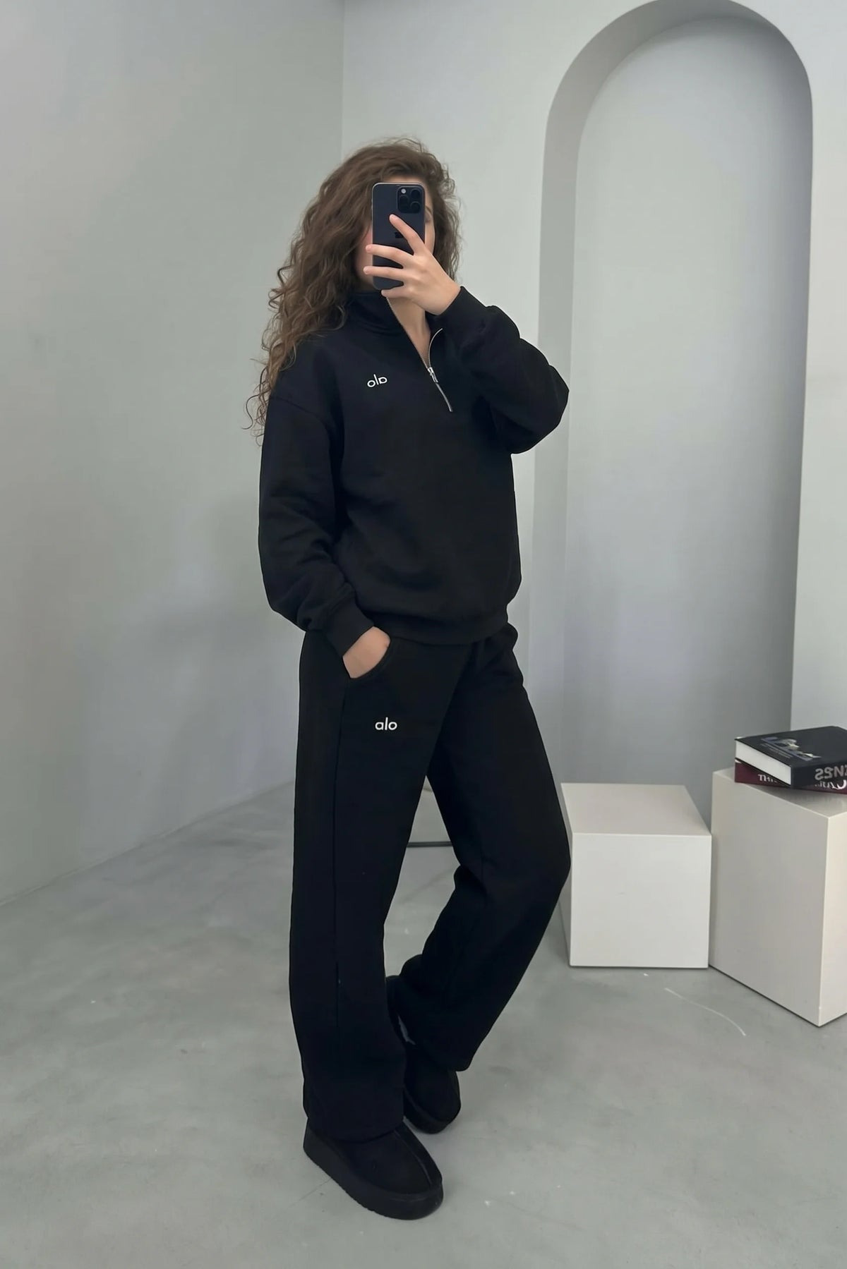 Alo Accolade 1/4 Zip Pullover & Straight Leg Sweatpant Set