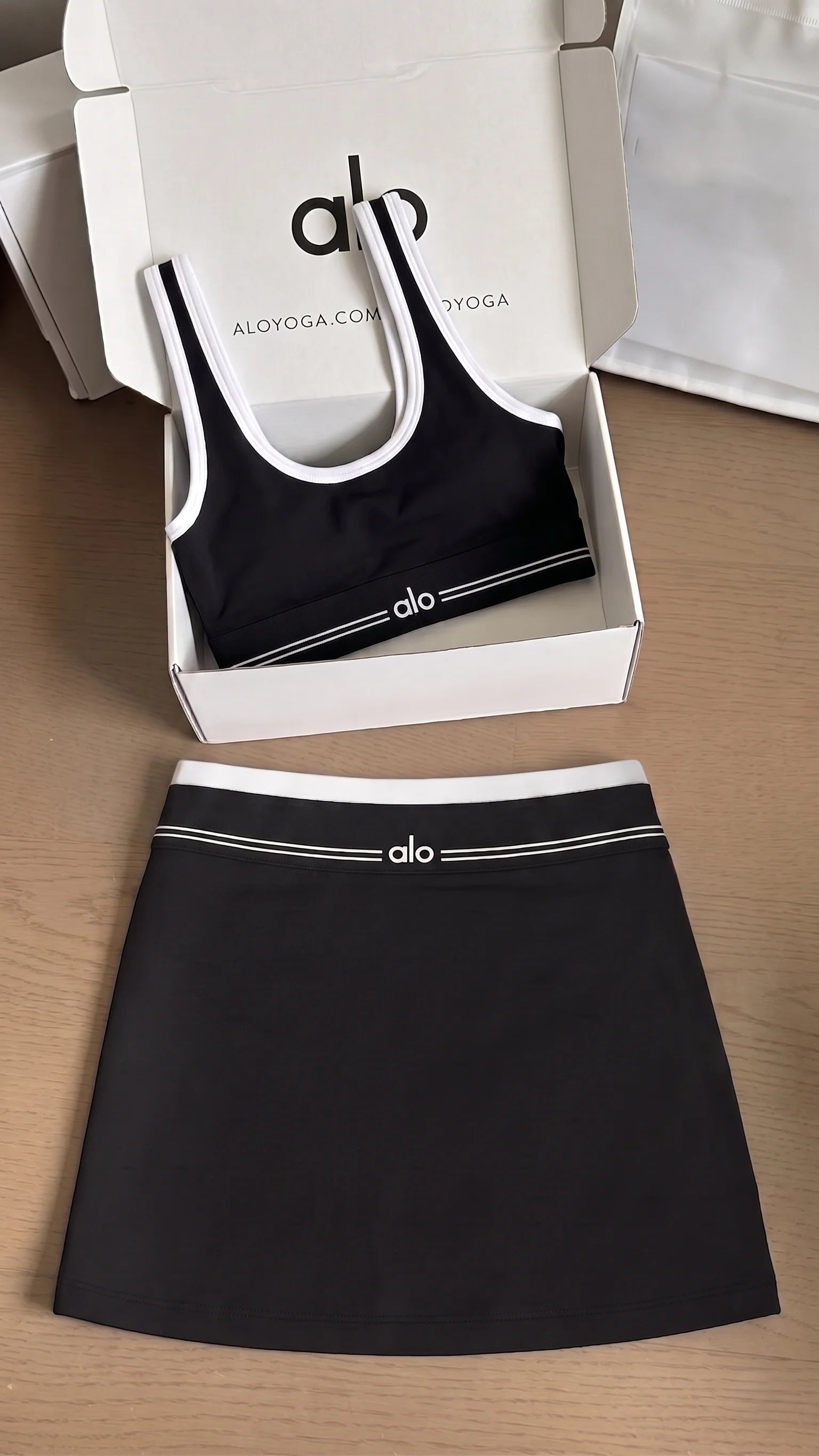 Alo Airbrush skirt and top set