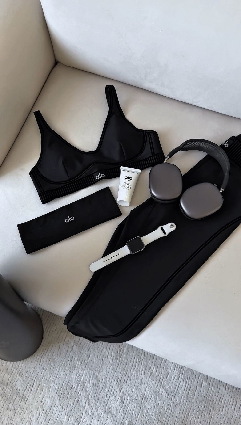 Alo Yoga Airlift Set