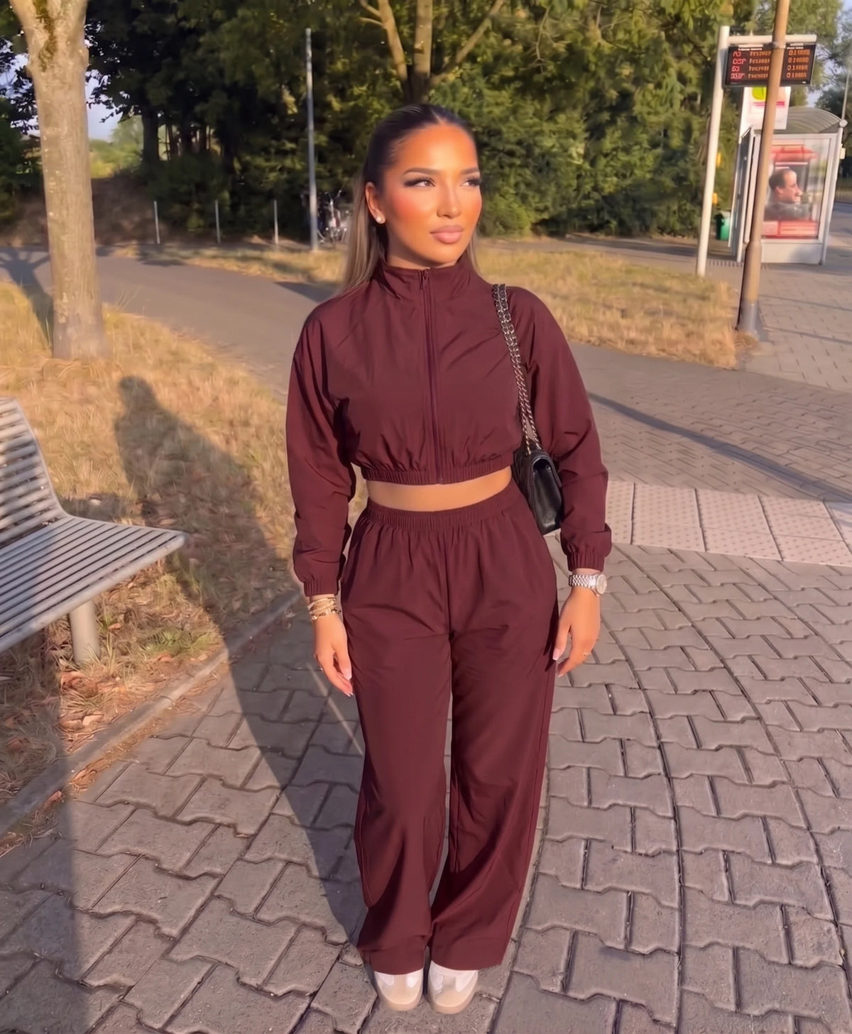 Alo Breezy Round Collar Track Set