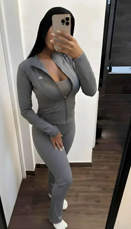 Ensemble femme fitness 3 pièces gris style Alo Yoga
