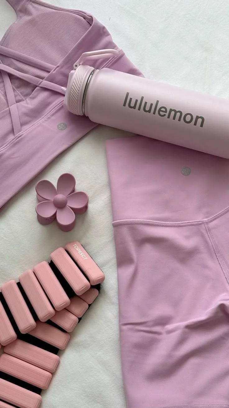 Ensemble Lululemon veste Lululemon Define Nulu et Legging Lululemon Align, coupe élégante et fluide pour un look athleisure sophistiqué signé Nuluyafit